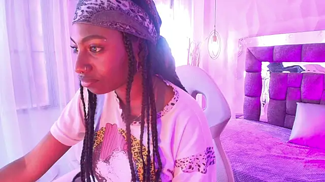 Queen_perla_ webcam