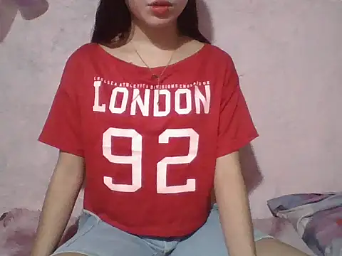 SweetPussie18x webcam