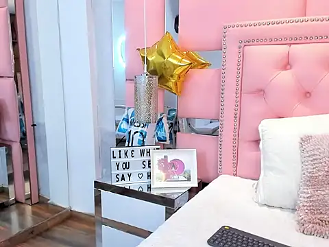 LeilaScott webcam