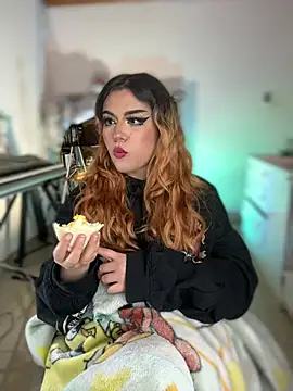 NikkiNix webcam