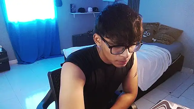 Mr_yisuzz webcam