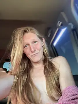 GoldenFlameGoddess webcam