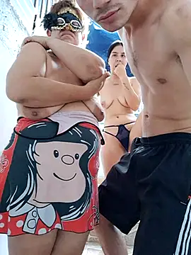HOTANDSKINNY Live Webcam on Stripchat