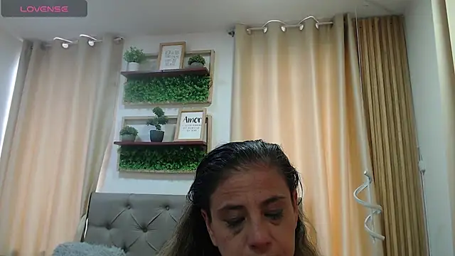 sasi_luna webcam