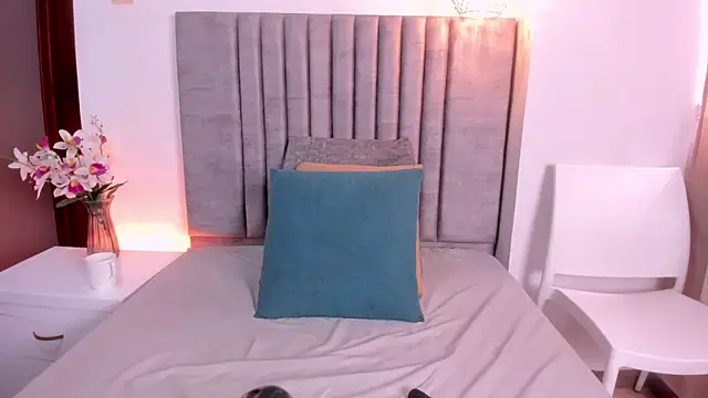 FreyaCameron webcam
