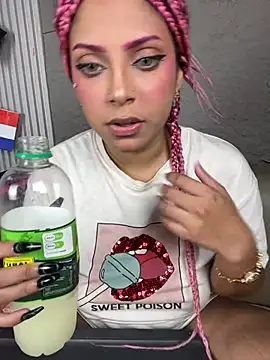 GiaRedd webcam