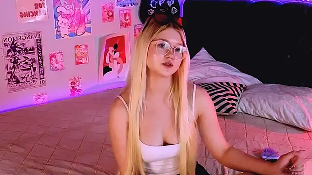 LunariaFox webcam