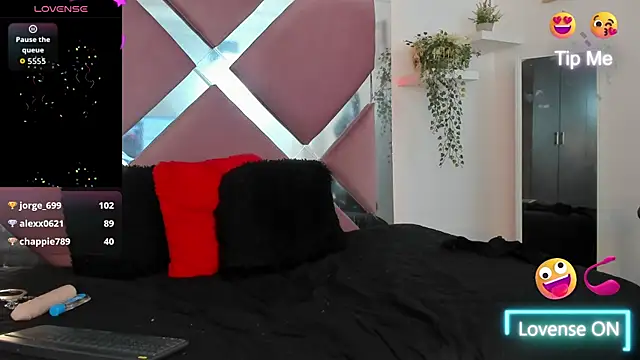NiaBloom webcam