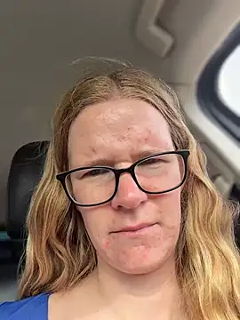 Bikergirl_97 webcam