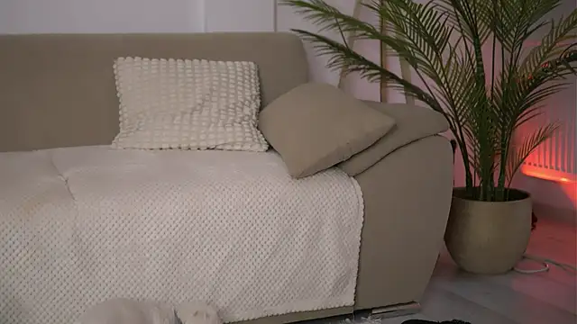 DeborahLowe webcam