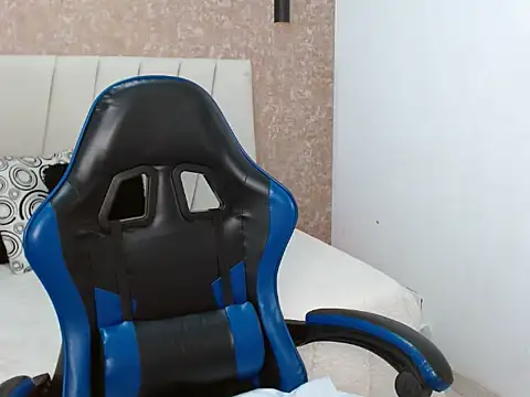 AliceSmity__ webcam