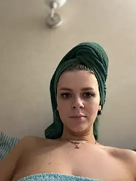 Love_Bri webcam