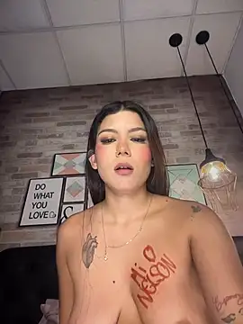 CherrySmirkXXX webcam