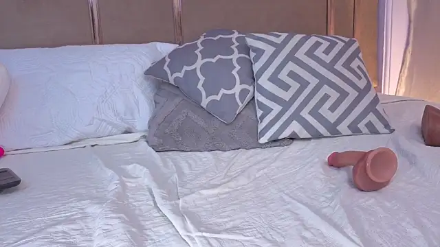 Mia_Naive webcam