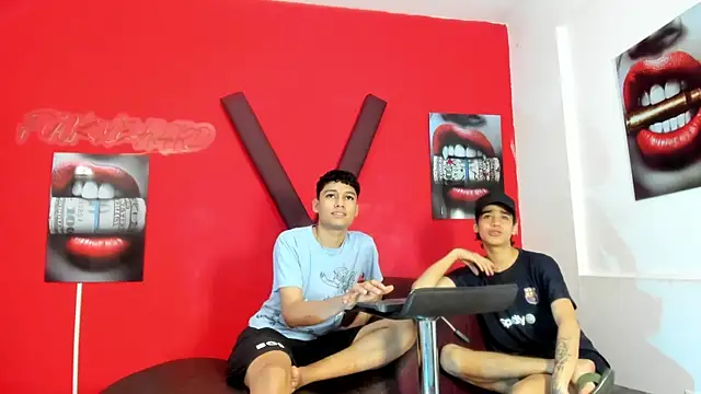 KING_LOVERS1 live cam on StripChat