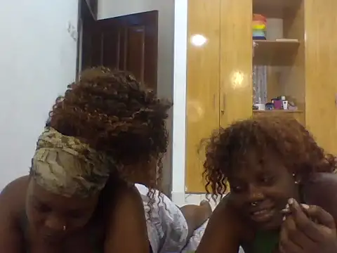 sexybaddies20 webcam