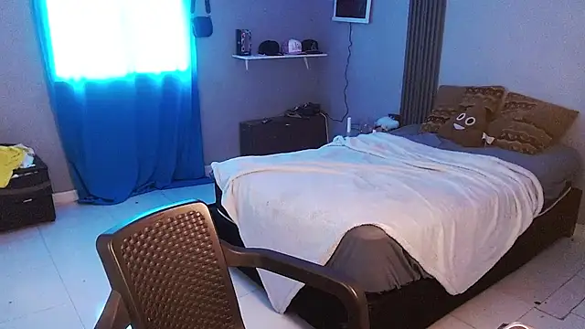 Mr_yisuzz webcam