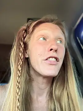 GoldenFlameGoddess webcam
