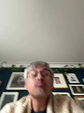 knobhead2020 live cam on StripChat
