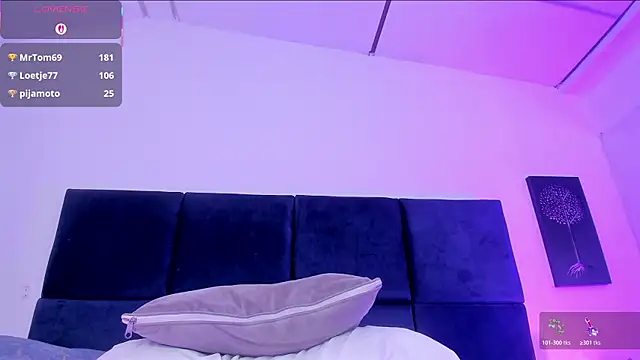 april_jones05 live cam on StripChat