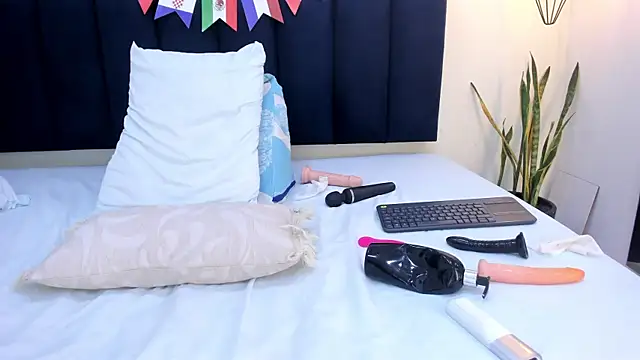 mayaevansmg webcam