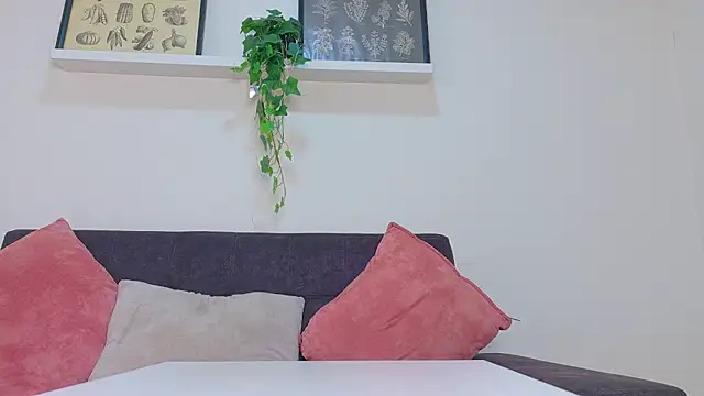 RiriiBrunette__ webcam