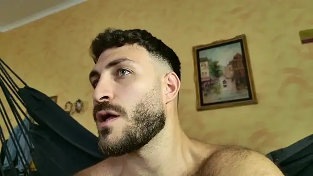mark_ariete live cam on StripChat