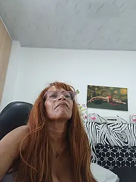 BustyMilf_ webcam