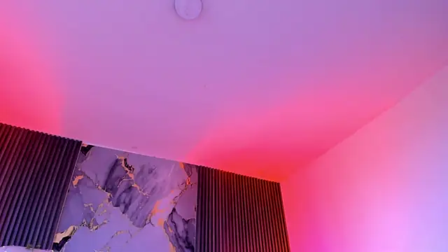 CarolineFyre webcam