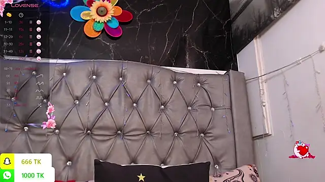 LAILAGUMMY live cam on StripChat