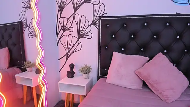 sweet_ariadna_ - Sweet_Ariadna_'s free webcam - UK Sex Cams