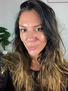 AnnaFlowerBabe webcam