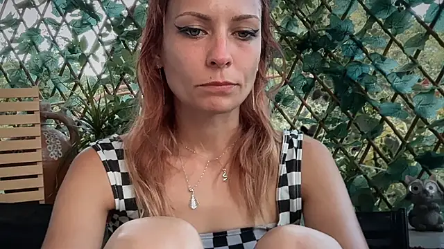 karo123421 live cam on StripChat