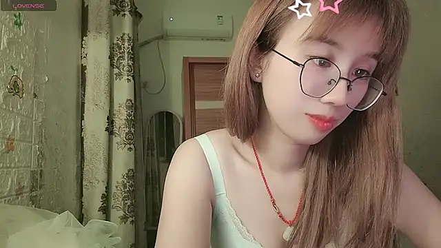 Lili_666 webcam