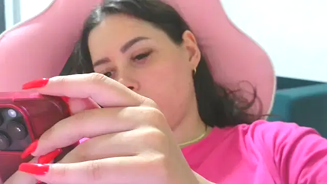 LovelyJulliette webcam