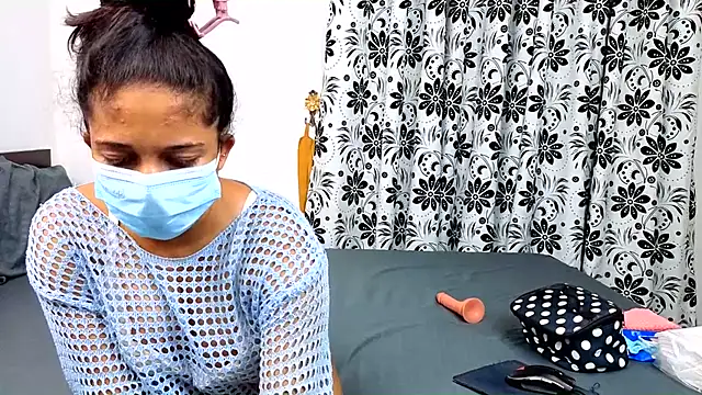 Tatoo_girl webcam