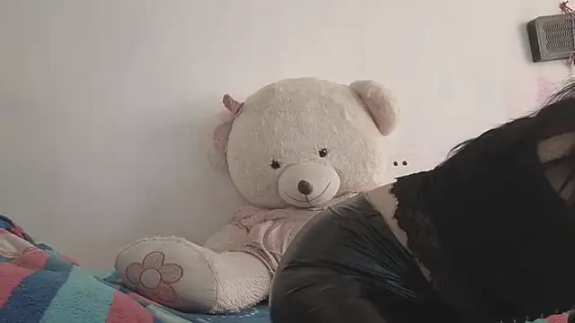 lucywhite13 webcam