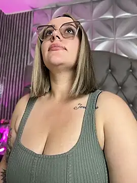 CurvyLust_x webcam