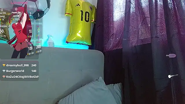 JuliethaFox webcam