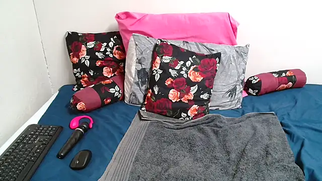 KittyPussyZA webcam