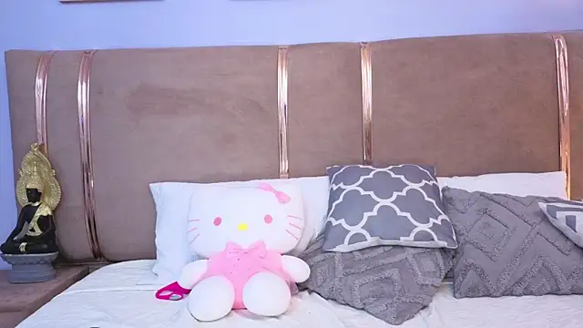 Mia_Naive webcam
