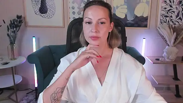 Charlotte_Hudson webcam