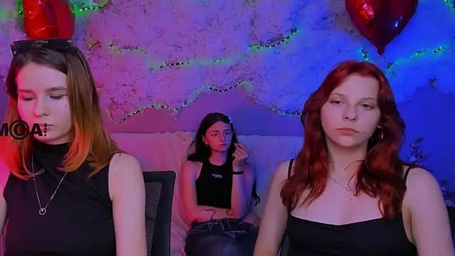caroline_honeyy webcam