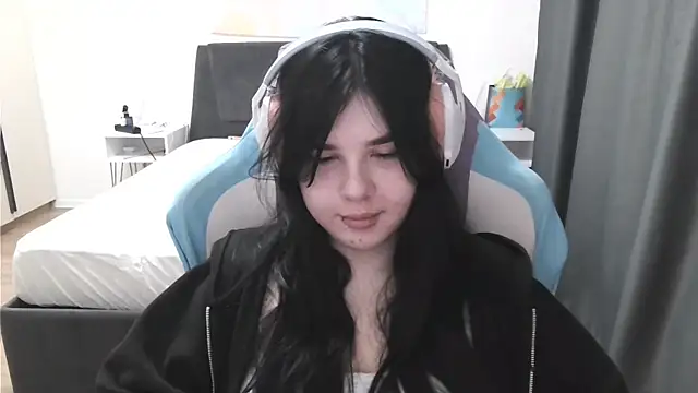 LunarMia webcam