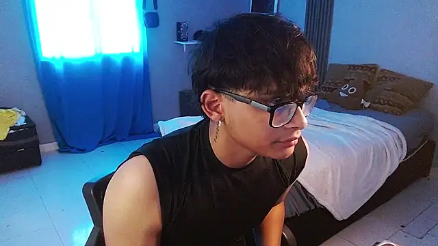 Mr_yisuzz webcam
