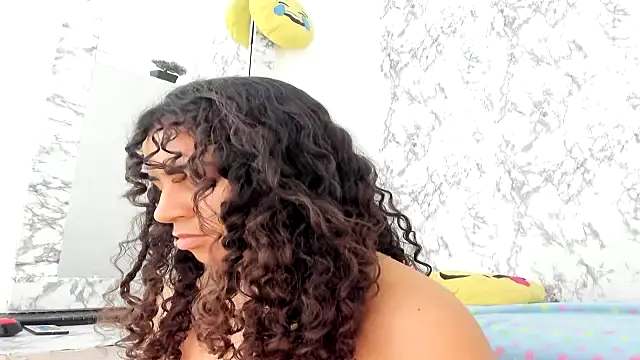 Shanom01 webcam
