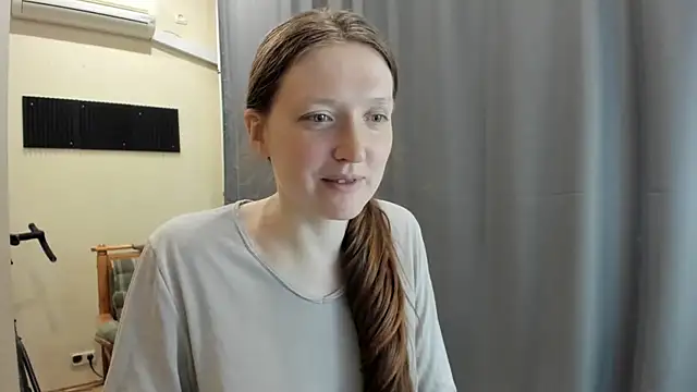 Holistic_woman webcam