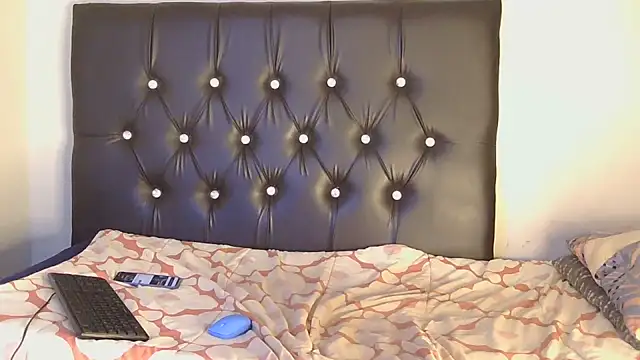 MilfGripMachinee webcam