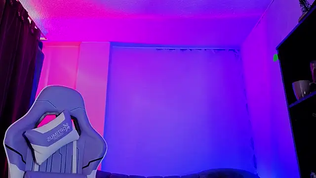 Amara__roseee webcam