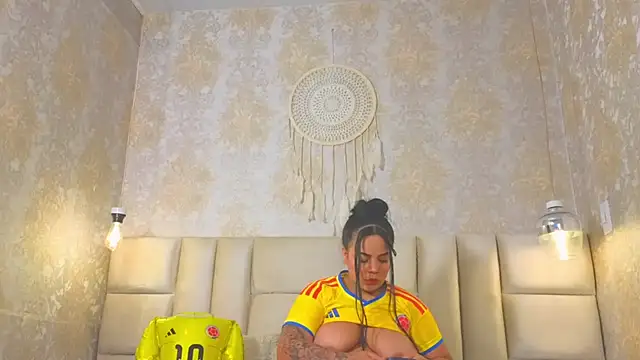 EmilyQueen3x webcam